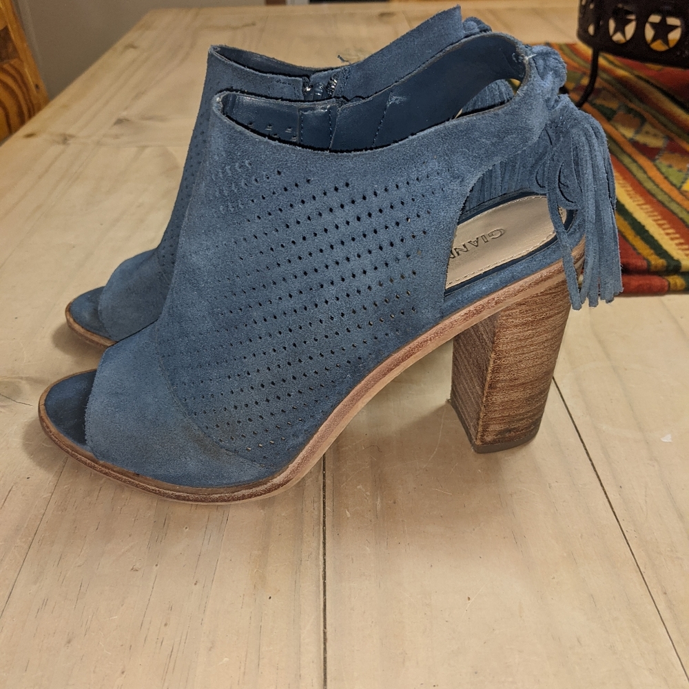 Gianni Bini blue suede heels